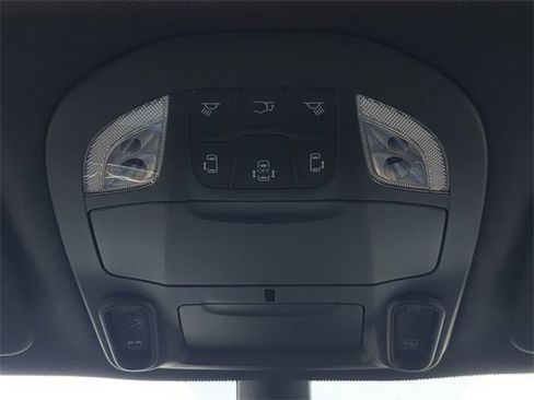 New 2026 Chrysler Pacifica Limited w/ Uconnect Theater Family Group image 28