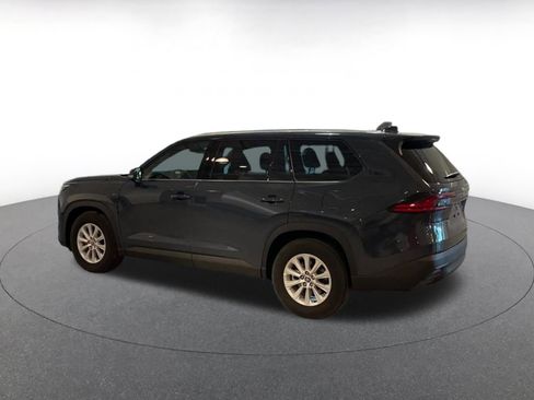 Used 2025 Toyota Grand Highlander FWD image 9