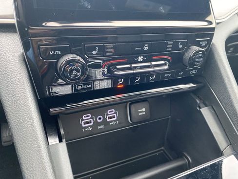 New 2025 Jeep Grand Cherokee Limited image 26