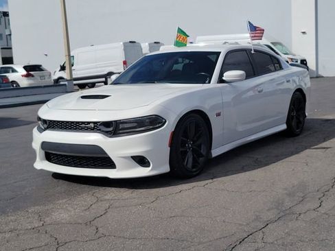 Used 2019 Dodge Charger Scat Pack w/ Plus Group image 2