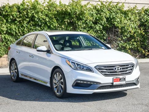 Used 2017 Hyundai Sonata Sport w/ Value Edition Package 02 FWD image 3