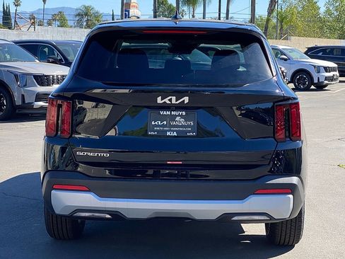 New 2026 Kia Sorento LX FWD image 5