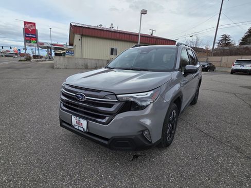 Used 2025 Subaru Forester Premium w/ Convenience Package #1 image 1