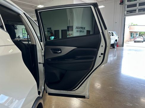 Used 2021 Nissan Murano S w/ Cargo Package FWD image 31