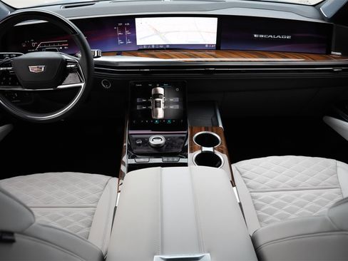 Certified 2025 Cadillac Escalade ESV Sport Platinum w/ LPO, ONYX Package image 7