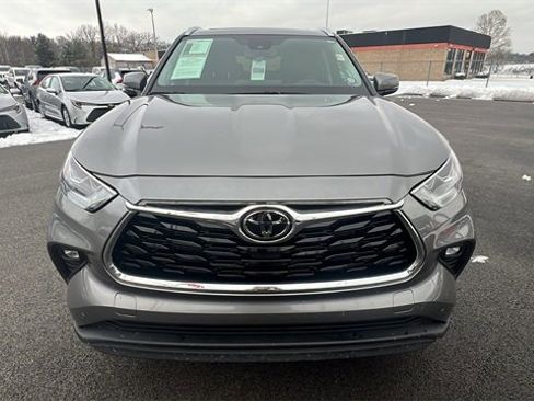 Certified 2025 Toyota Highlander Limited image 8