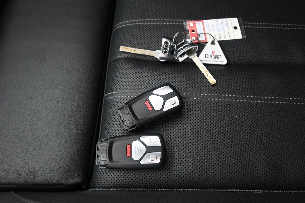Used 2023 Audi Q5 2.0T Prestige w/ Prestige Package AWD/4WD image 27