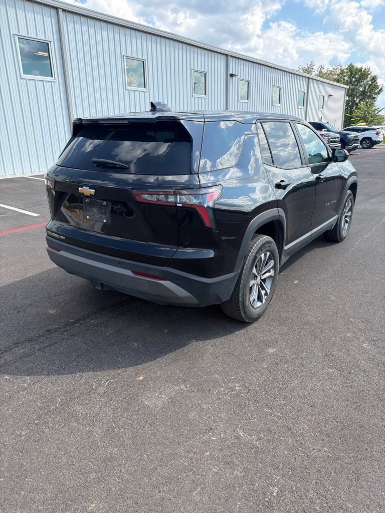 Used 2026 Chevrolet Equinox LT AWD/4WD image 3