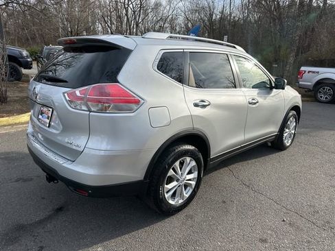 Used 2016 Nissan Rogue SV w/ SV Premium Package image 8
