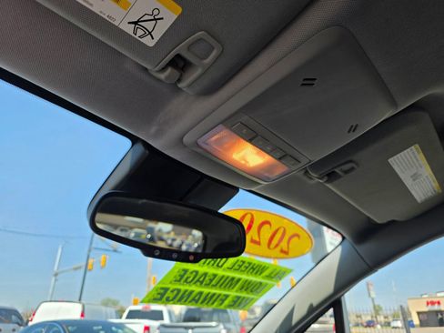 Used 2020 Chevrolet Trax LT image 18