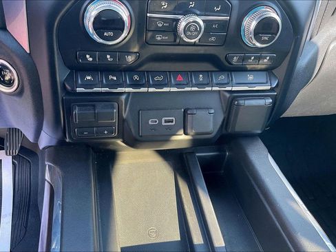 Used 2019 GMC Sierra 1500 SLT w/ SLT Premium Plus Package AWD/4WD image 32