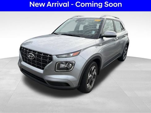 Certified 2024 Hyundai Venue SEL FWD image 1