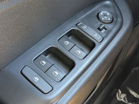 New 2025 Hyundai Venue Limited image 21