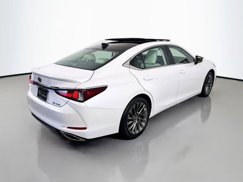 Used 2024 Lexus ES 350 w/ Accessory Package (Z2) FWD image 7