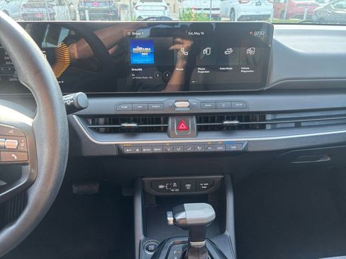 Used 2025 Kia K4 FWD image 17