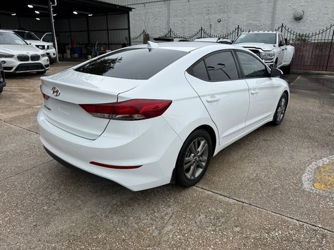 Used 2018 Hyundai Elantra SEL FWD image 4