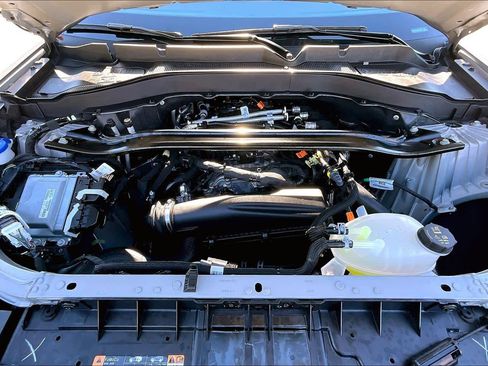 Used 2025 Ford Explorer ST-Line w/ Premium Package image 34