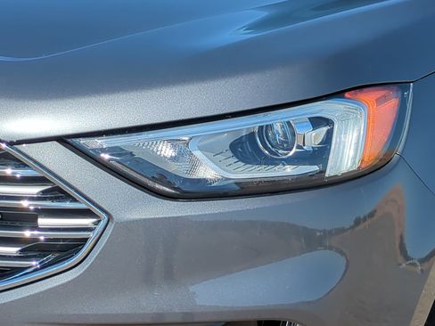 Used 2021 Ford Edge SEL w/ Convenience Package AWD/4WD image 9