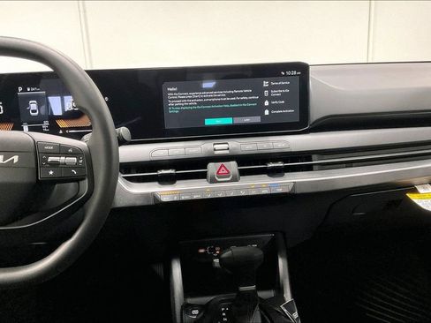 Used 2026 Kia K4 FWD image 16