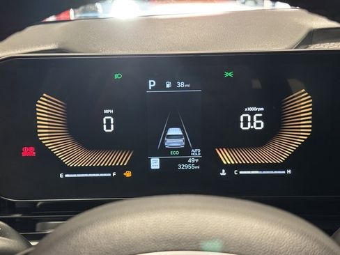 Used 2025 Kia Carnival image 28