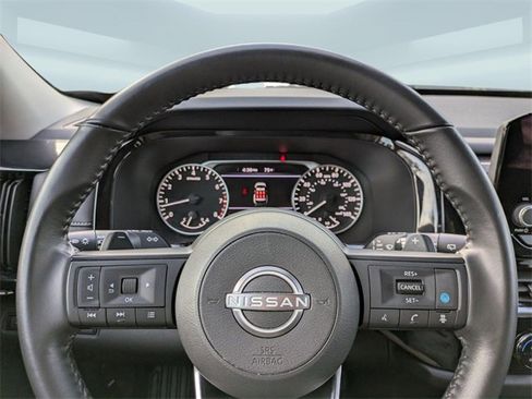 Used 2025 Nissan Pathfinder SV image 29