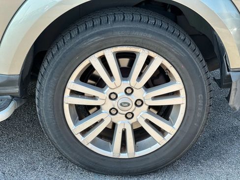 Used 2011 Land Rover LR4 HSE LUX image 28