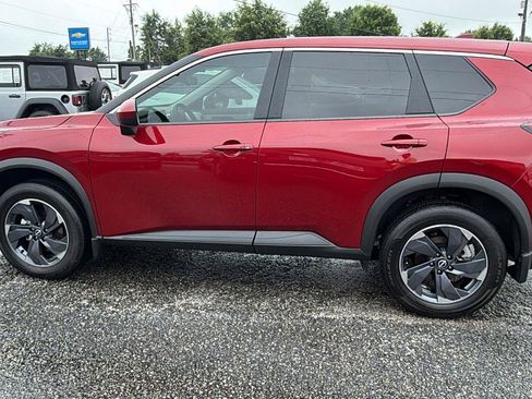 Used 2025 Nissan Rogue SV FWD image 10