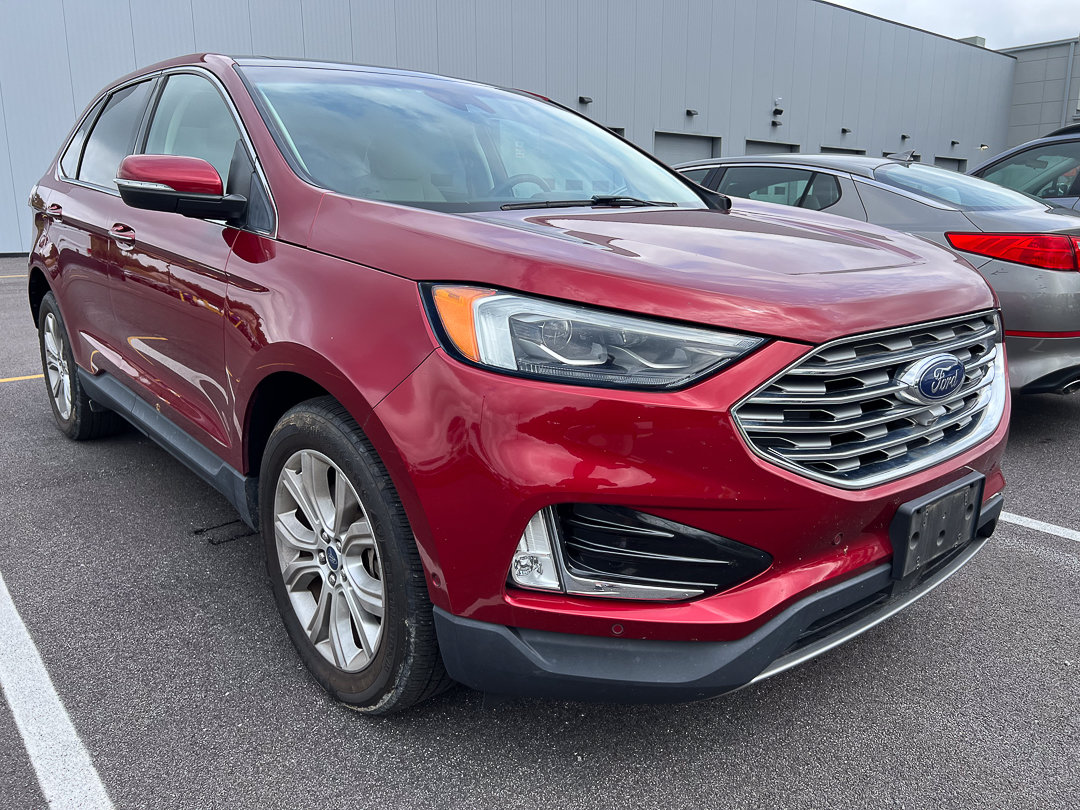 Used 2019 Ford Edge Titanium w/ Equipment Group 301A AWD/4WD image 9