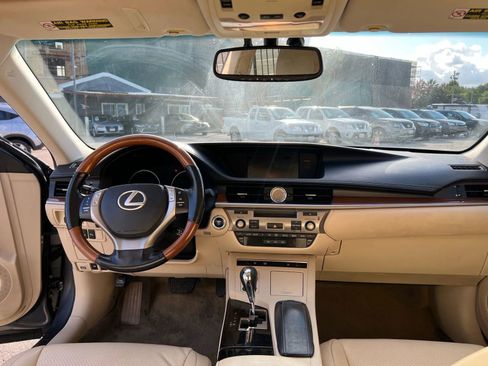Used 2013 Lexus ES 300h w/ Luxury Pkg image 12