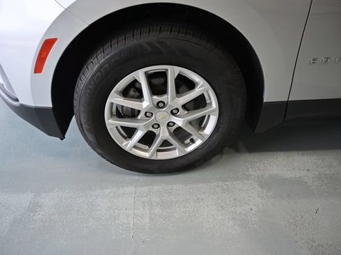 Used 2022 Chevrolet Equinox LT FWD image 29