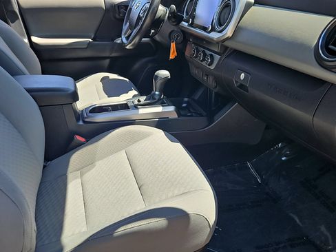 Used 2020 Toyota Tacoma SR5 RWD image 24