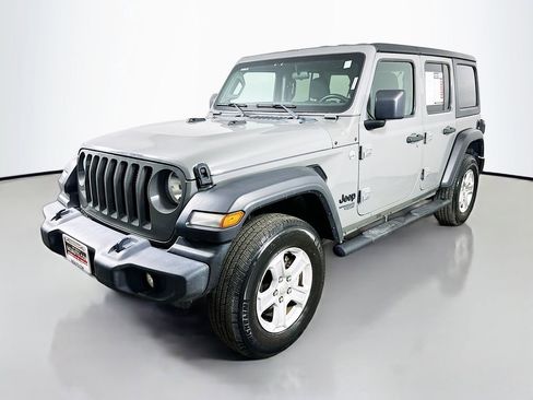 Used 2021 Jeep Wrangler Unlimited Sport AWD/4WD image 3