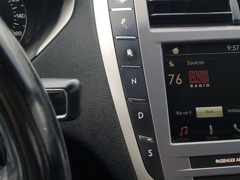 Used 2017 Lincoln MKZ Reserve FWD image 16