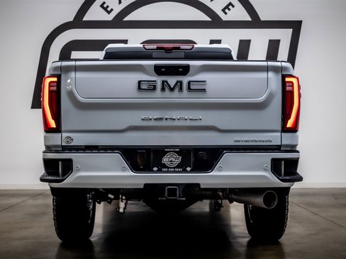 Used 2026 GMC Sierra 2500 Denali Ultimate AWD/4WD image 9
