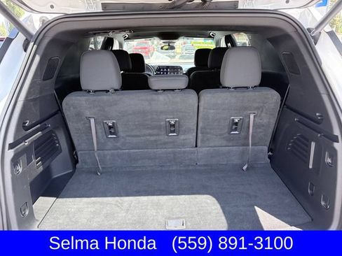 Used 2024 Chevrolet Traverse LT AWD/4WD image 22