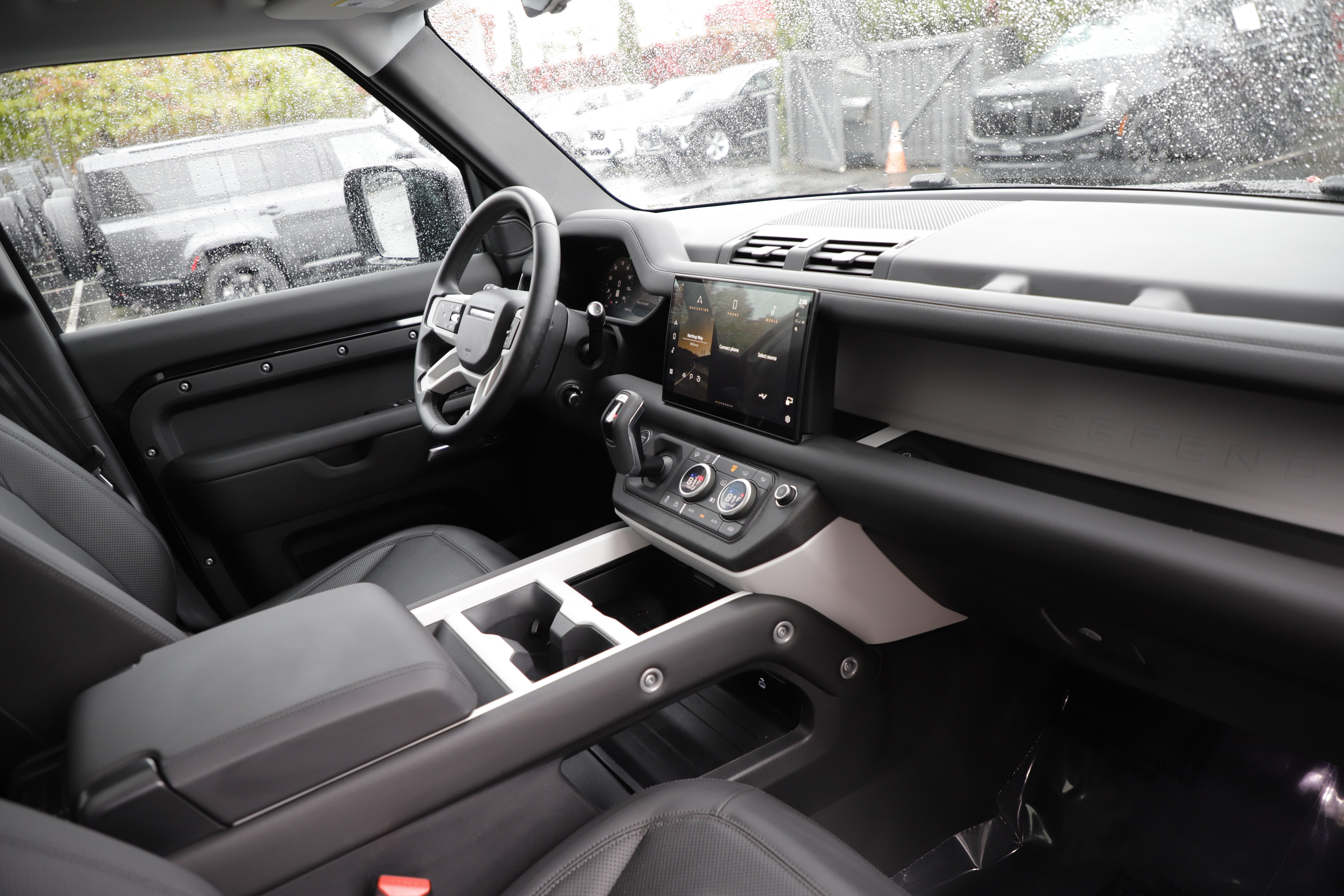 Used 2025 Land Rover Defender 110 S AWD/4WD image 9
