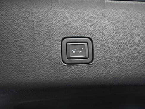 Used 2023 Chevrolet Traverse LT AWD/4WD image 31