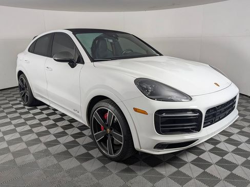 Used 2023 Porsche Cayenne GTS AWD/4WD image 9