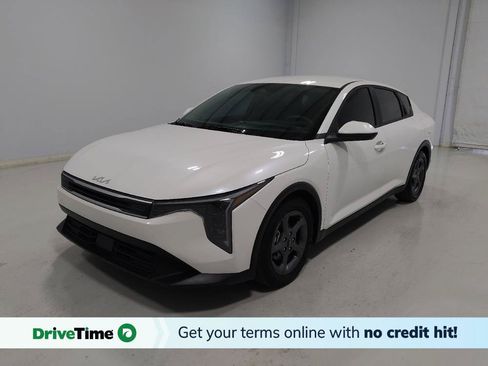 Used 2025 Kia K4 FWD image 1