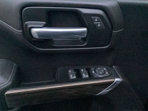 Used 2019 Chevrolet Silverado 1500 RST image 12