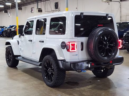 Used 2021 Jeep Wrangler Unlimited Sahara w/ Cold Weather Group AWD/4WD image 11
