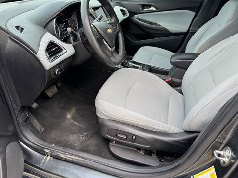 Used 2019 Chevrolet Cruze LT w/ Convenience Package FWD image 18