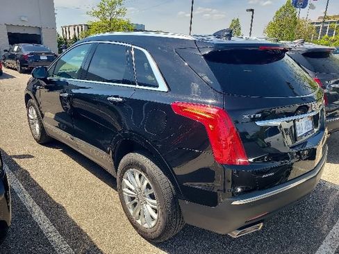 Used 2019 Cadillac XT5 AWD image 2