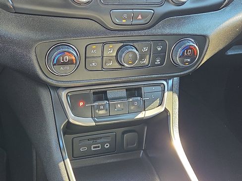 Used 2024 GMC Terrain AT4 w/ Infotainment Package II image 19