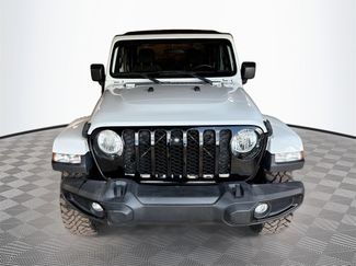 Used 2021 Jeep Gladiator Willys video 2