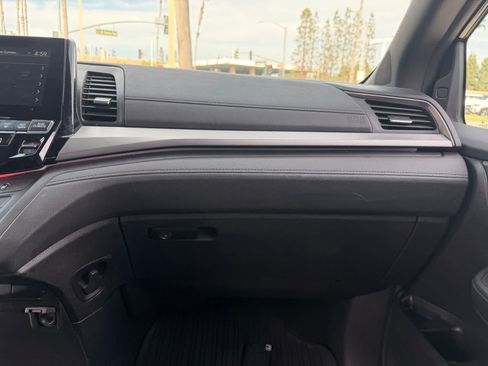 Used 2023 Honda Odyssey Sport image 18