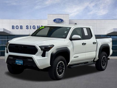 Used 2025 Toyota Tacoma TRD Off-Road w/ TRD Off Road Upgrade Package AWD/4WD image 39