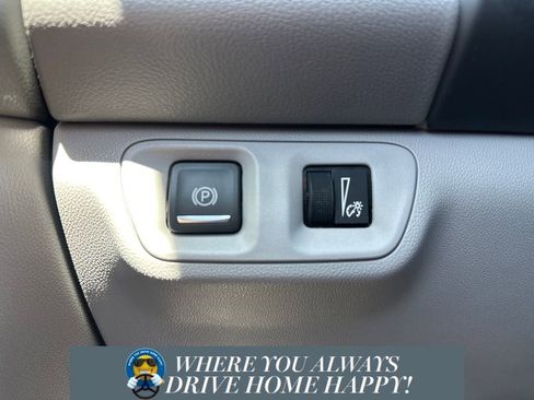 Used 2018 GMC Acadia SLE image 20