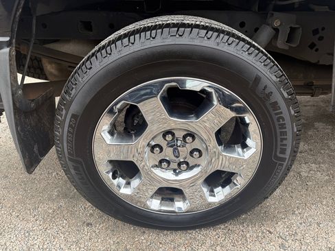 Used 2011 Ford F150 XLT w/ XLT Chrome Pkg image 8