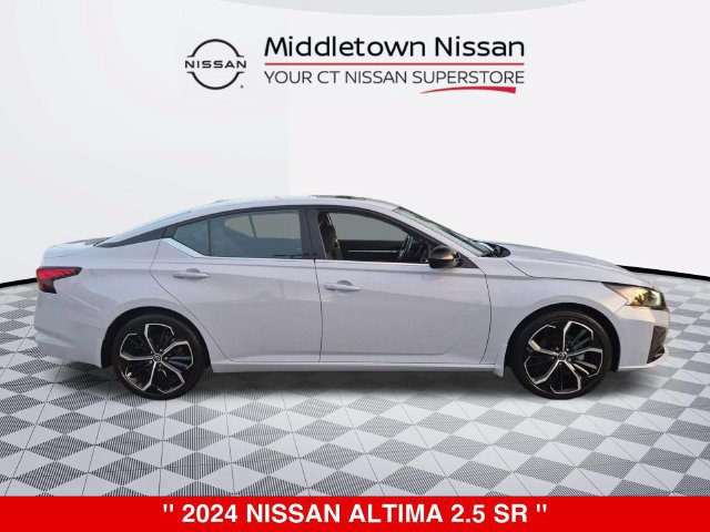 Certified 2024 Nissan Altima 2.5 SR w/ SR Premium Package FWD image 2